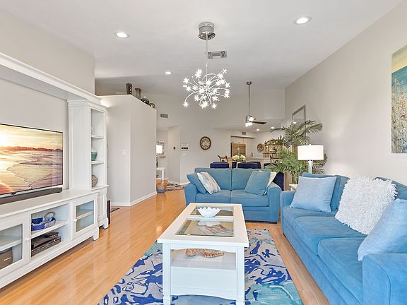 5th image of 5901 Bahia Del Mar Cir APT 219