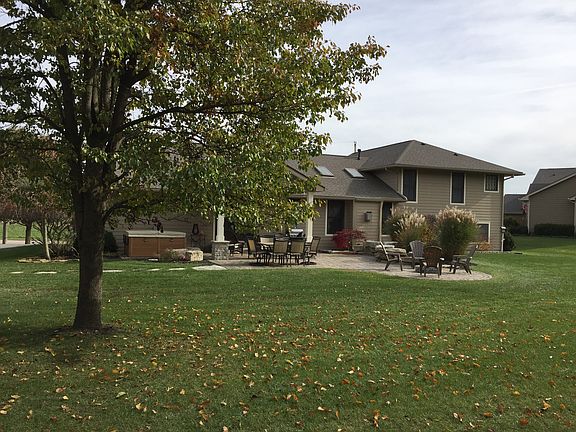 5th image of 14 Robbins Way