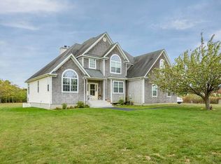 222 West Ln, Riverhead, NY 11901