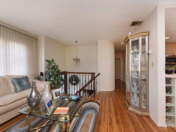 4th image of 2282 E 74th Street