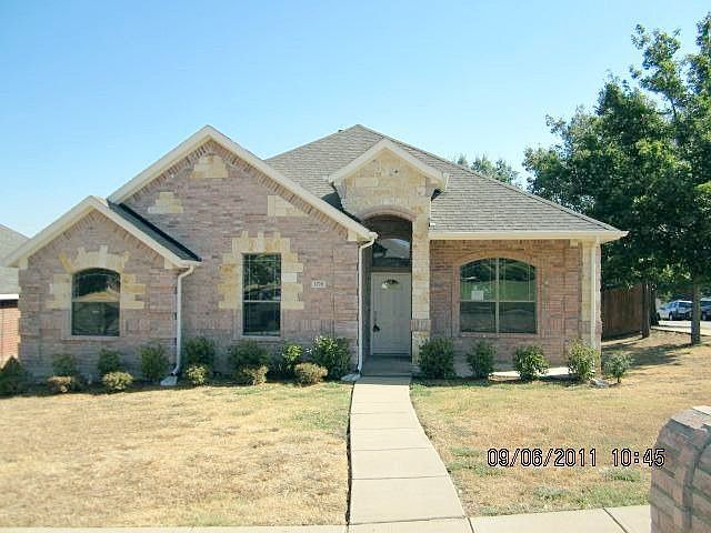 1st image of 1720 Hillside Dr