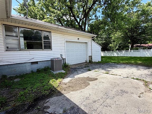 5th image of 107 Habecking Dr