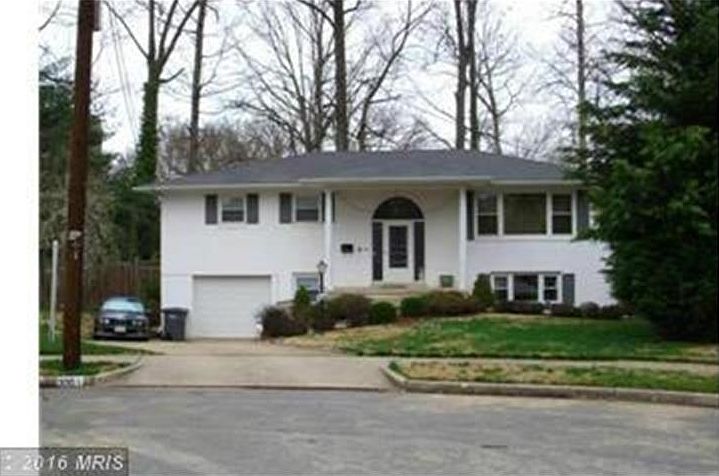 1st image of 3301 Dauphine Dr