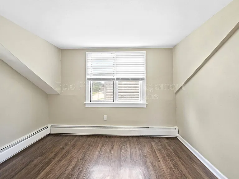 1029 E Granet Ave — Photo 8