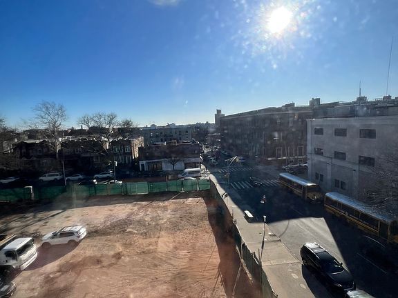 5th image of 1552 President St APT 3D