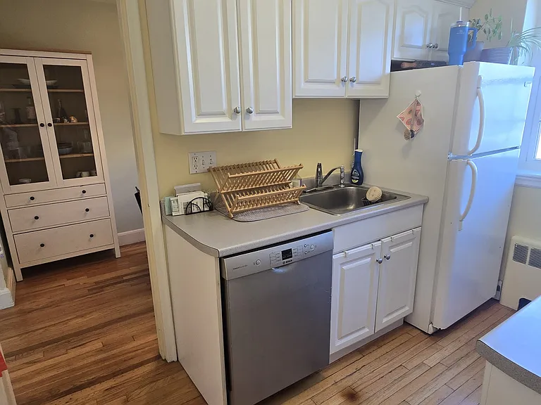 31 1/2 Englewood Ave #3 — Photo 5