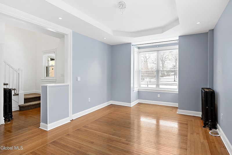 5th image of 188 Columbia Street