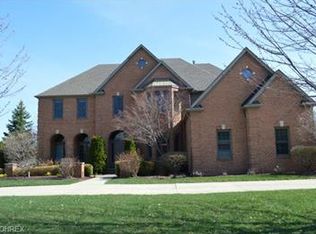 28880 Weybridge Dr, Westlake, OH 44145