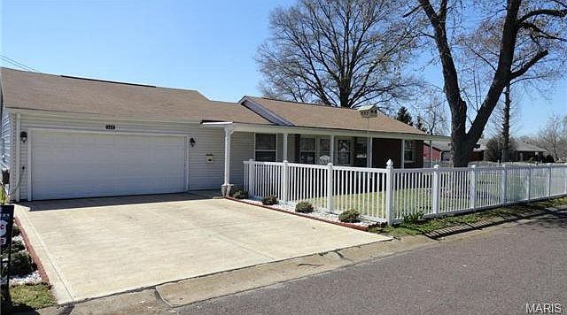 1st image of 660 Majesty Ct