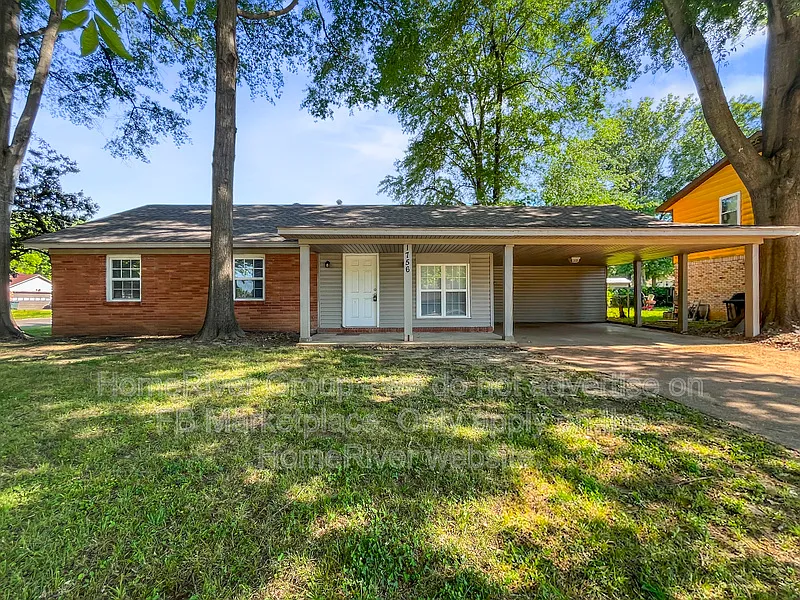 3 bed, 1.5 bath, 1323 sqft, $1,165 — Photo 1