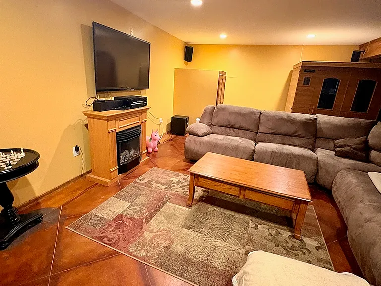 1219 Chipmunk Ln — Photo 33
