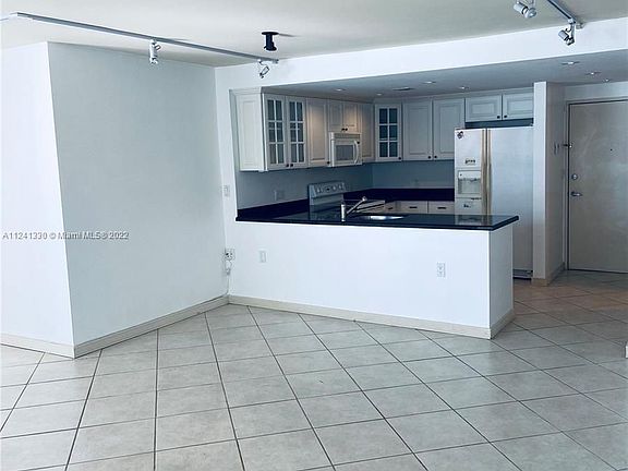 2nd image of 1228 West Ave APT 1015