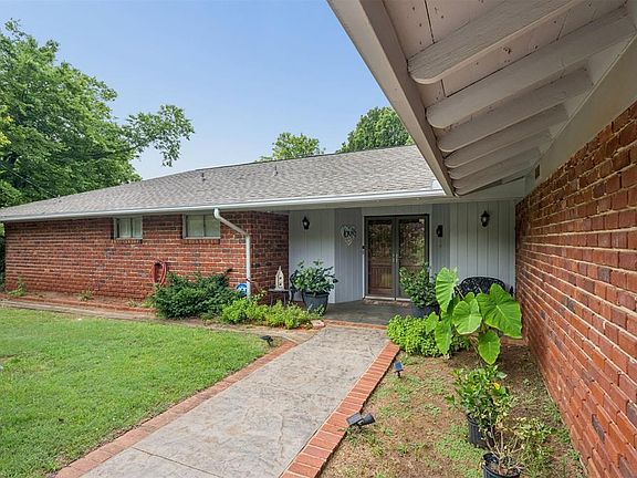 2nd image of 9409 Silver Lake Dr