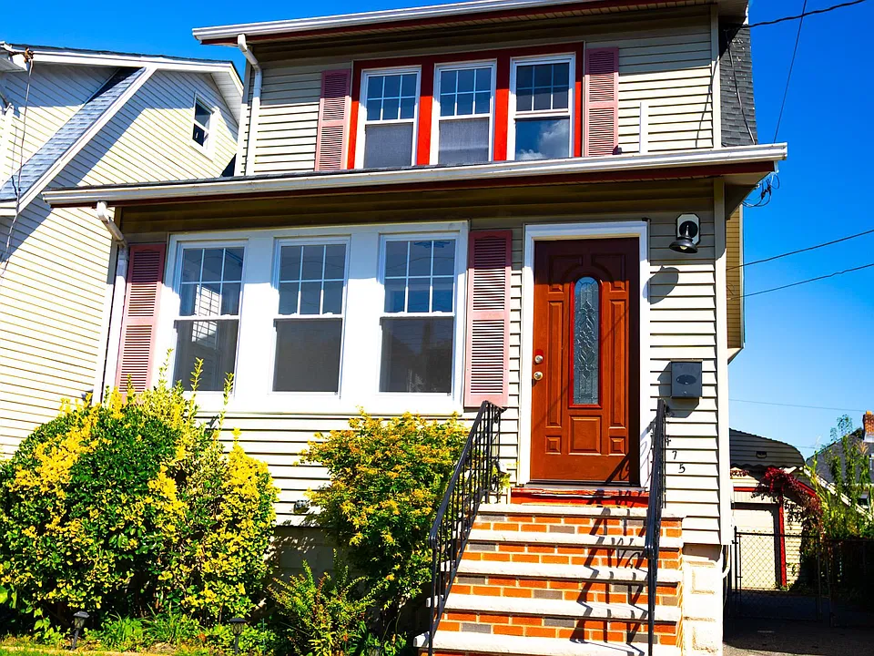 475 Nelson Ave