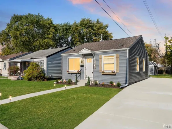 8507 Prospect Ave, Warren, MI 48089