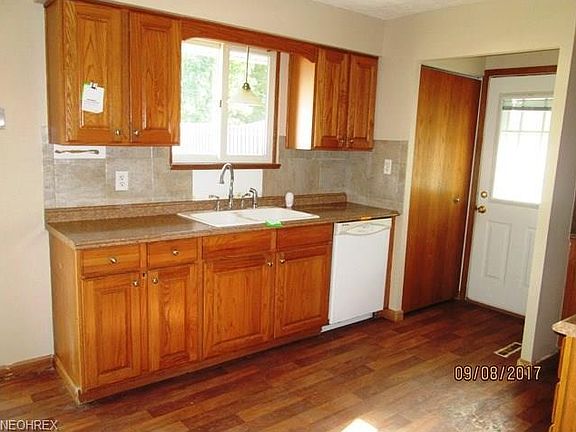 4th image of 11421 Stormes Dr