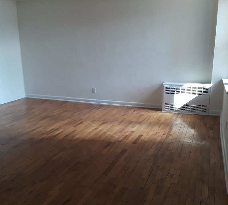 2nd image of 4124 50th St APT 5D