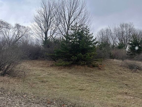 4th image of E Rock Rd