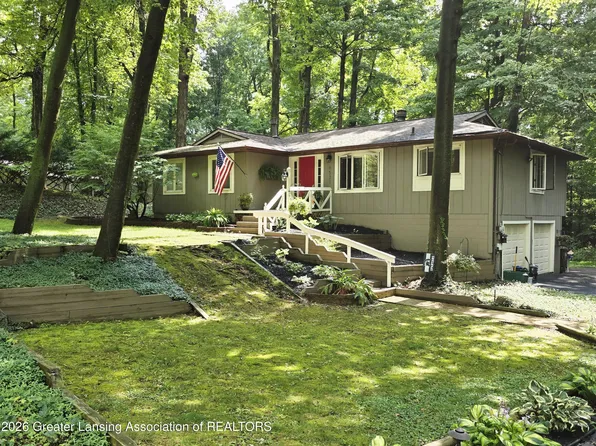 6521 W Galway Cir, Dimondale, MI 48821