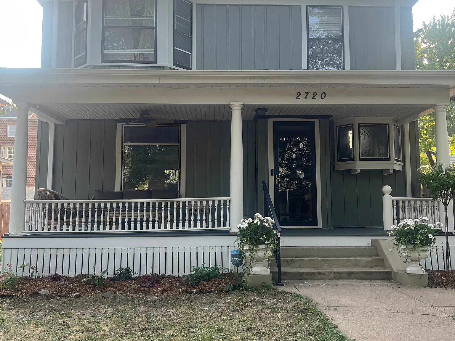 4 bed, 2618 sqft, $4,500 — Photo 2