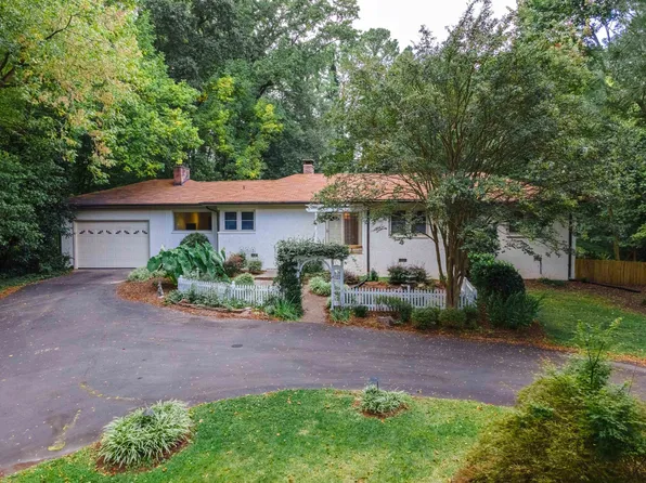 3319 Cheswick Dr, Raleigh, NC 27609