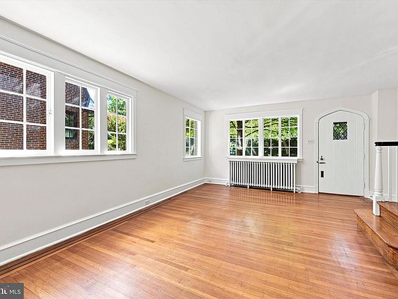 4th image of 3433 W Penn St