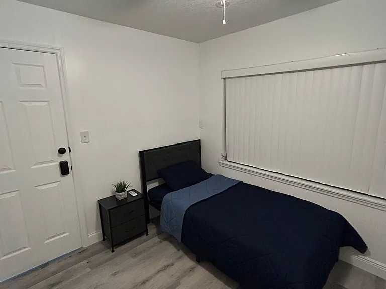 1605 N Gomez Ave — Photo 6