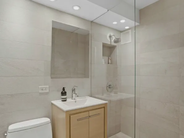 142 East 16th Street image 6 of 7