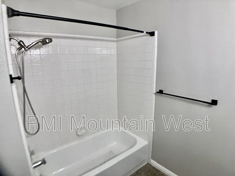 567 N 200 E #3 — Photo 29