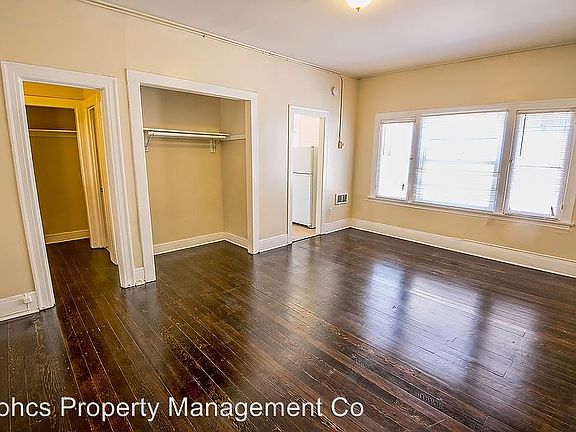 3rd image of 415 S Westlake Ave APT 111