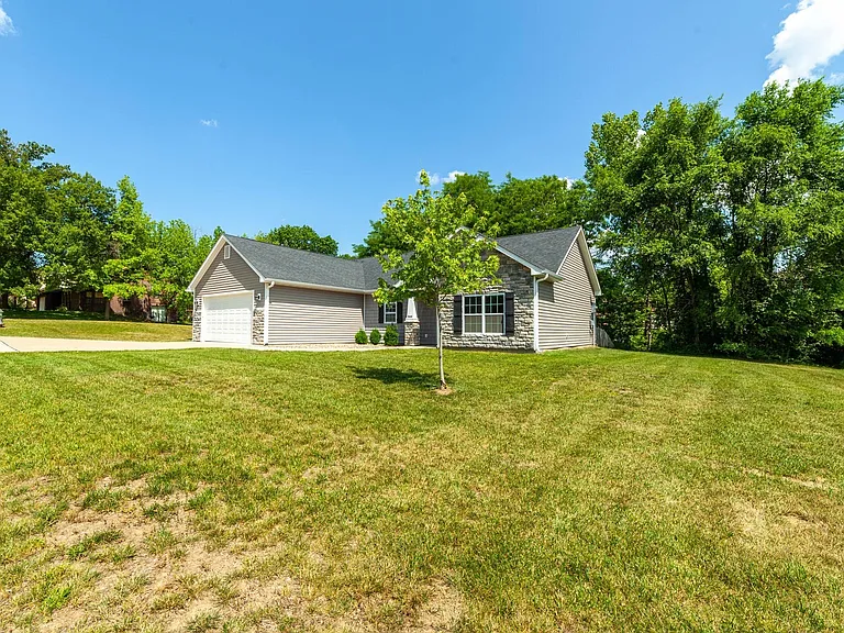 5643 E Teton Dr — Photo 2
