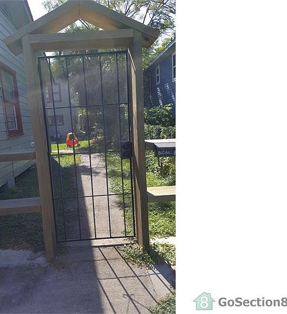 1st image of 805 Ball St #1