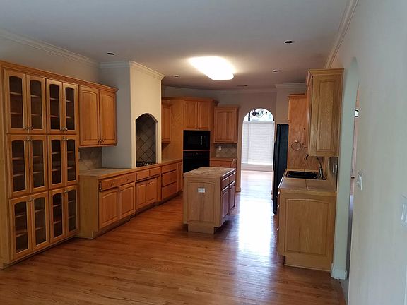 2nd image of 2021 Wellington Woods Dr