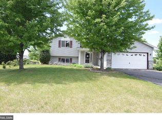 395 Columbine Ln, Shakopee, MN 55379