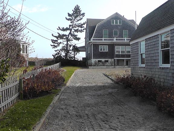 4th image of 639 East Ave