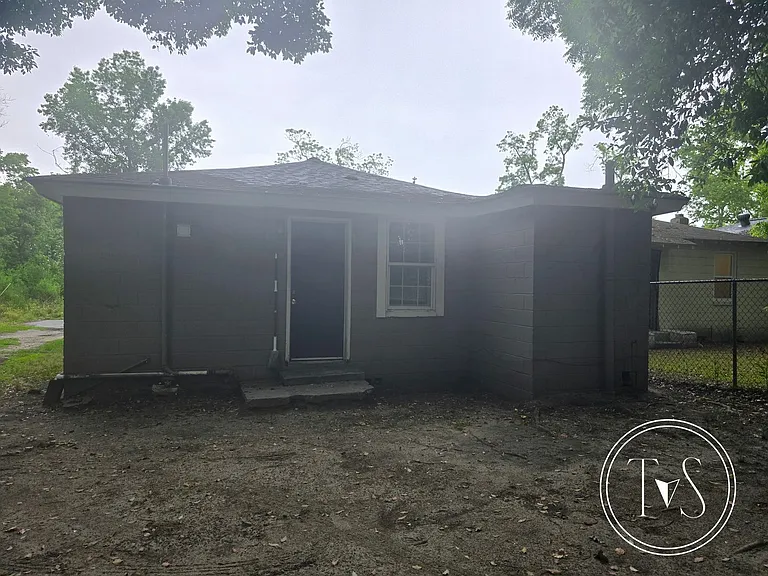 17 Dutton St — Photo 14