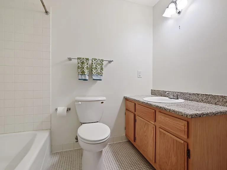 232 Franklin Ave W #206 — Photo 21