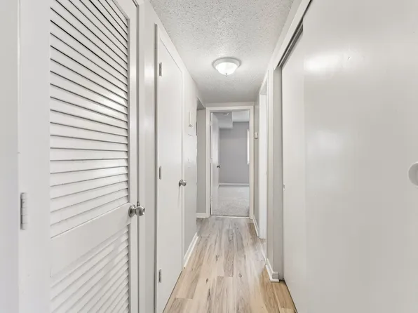 Grover Square Apartments, 6801 A St #Ce39206fe, Omaha, NE 68106
