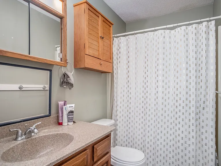 6679 Pleasantview St NE — Photo 16