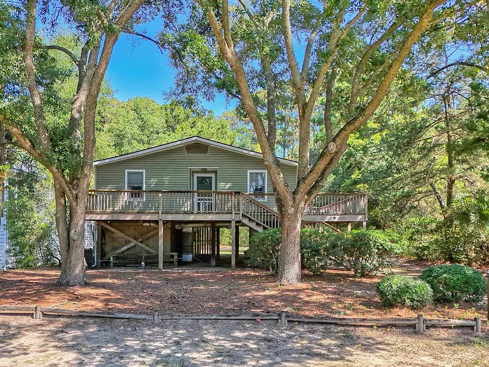 1st image of 221 Windover Dr.