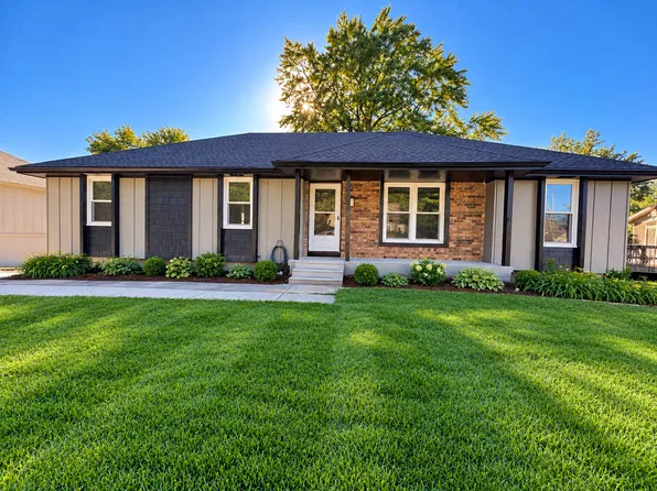 1021 SW 21st St, Blue Springs, MO 64015