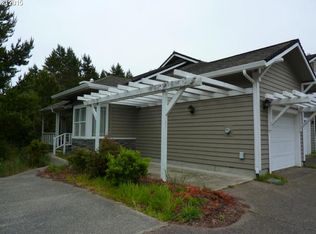 2011 Royal Saint George Dr, Florence, OR 97439