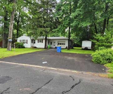 130 Mountain Pkwy, Green Brook, NJ, 08812