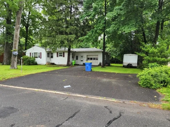 130 Mountain Pkwy, Green Brook Twp., NJ 08812