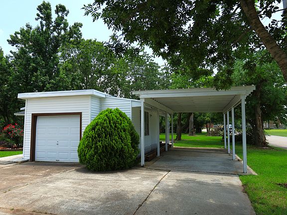 2nd image of 302 Circle Way St