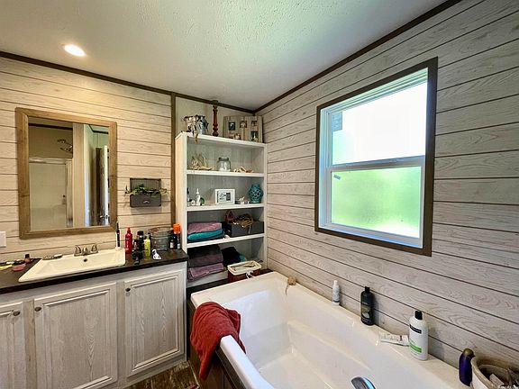 3rd image of 4116 County Road 213