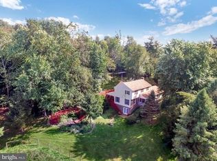 205 Hillview Dr, Mount Wolf, PA 17347