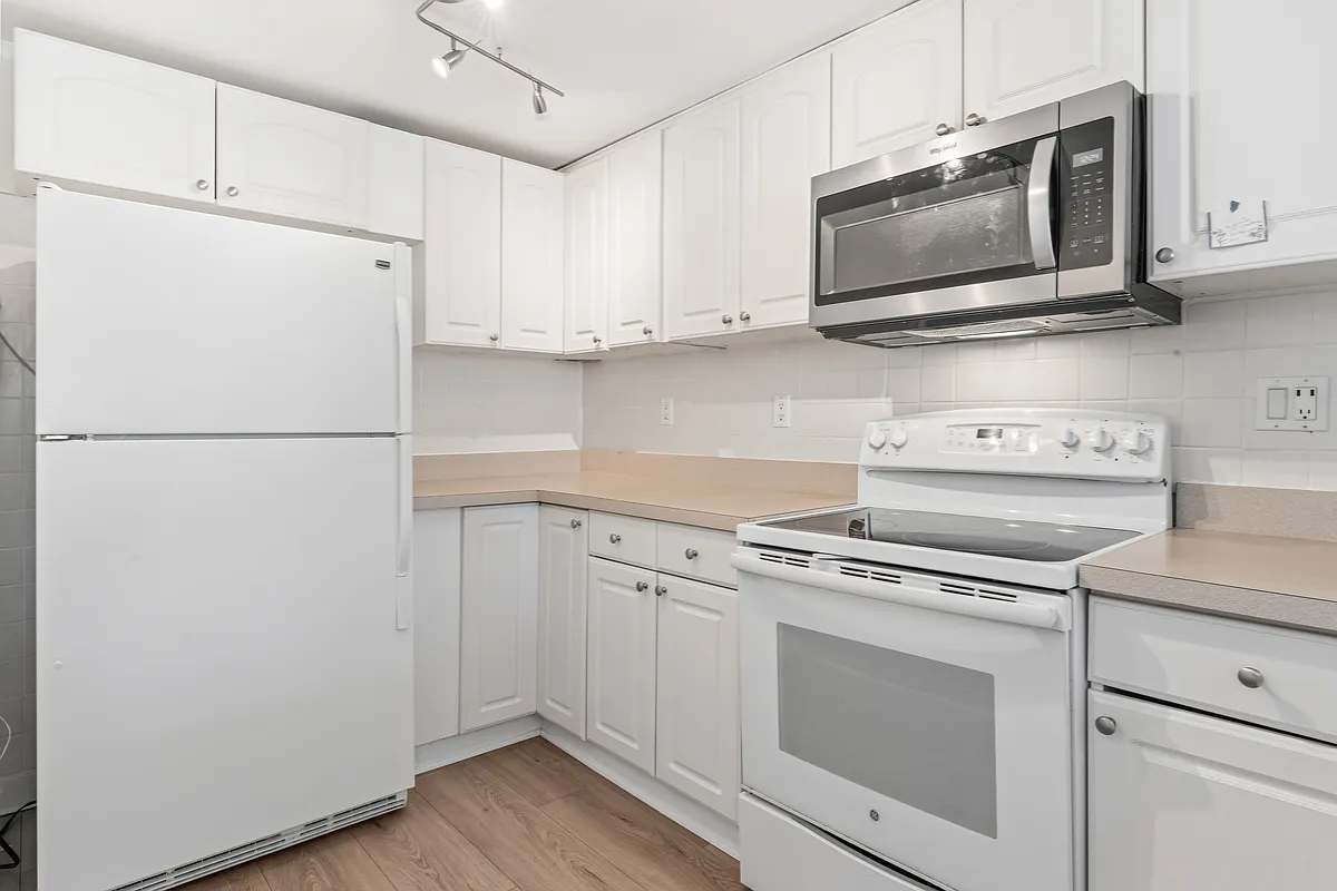 Building Photo - 8861 Welbeck Way
