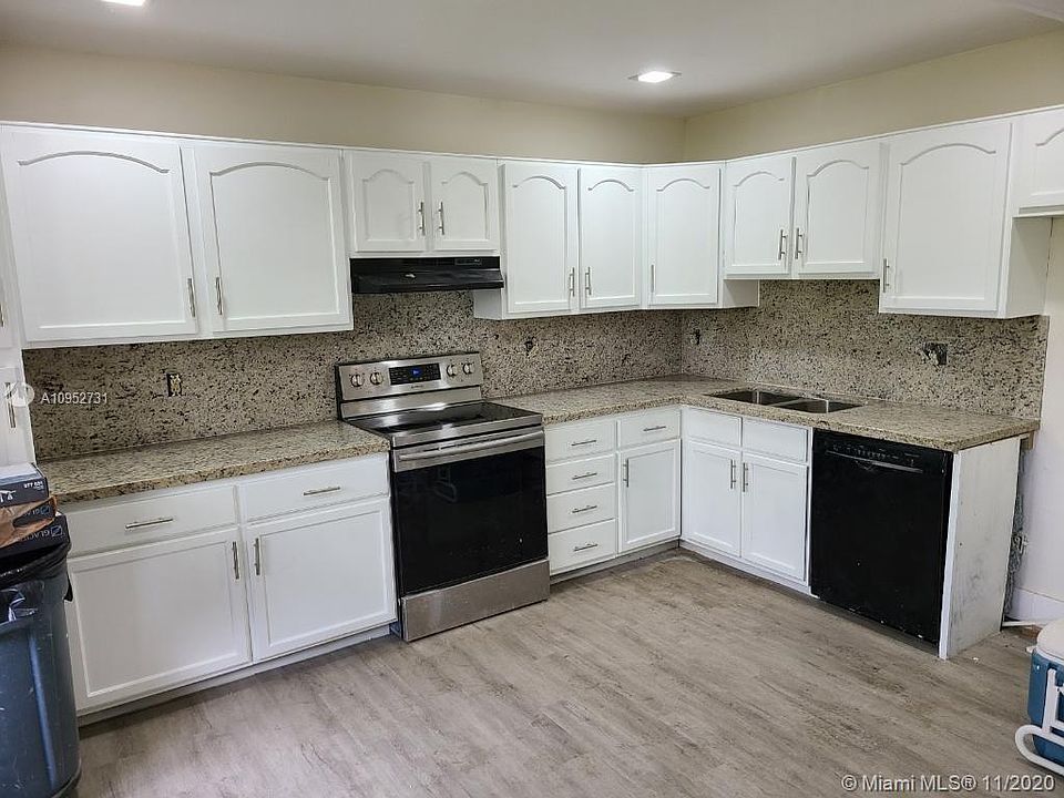 2nd image of 4568 SE Salvatori Rd #1