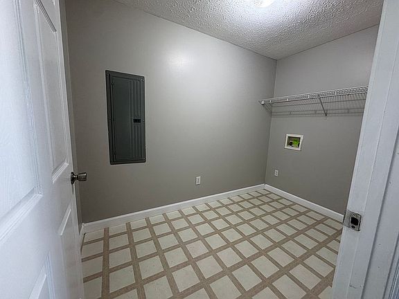 5th image of 394 Highland Hts
